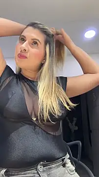 EmiilyAdams  online show from February 17, 2026, 9:12 pm