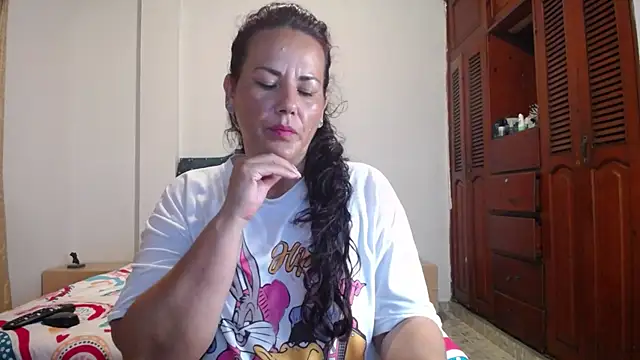 Snapshot of sofiamature01 chatting on November 4, 2025, 11:19 pm sofiamature01 online show from November 4, 2025, 11:19 pm