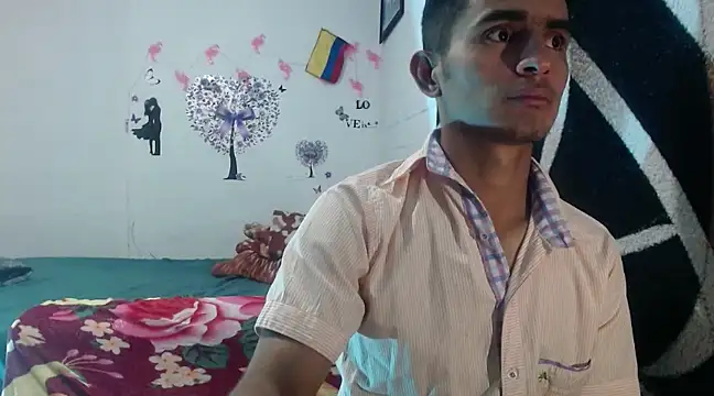 Snapshot of maria_and_angel chatting on December 15, 2024, 1:13 am maria and angel online show from December 15, 2024, 1:13 am