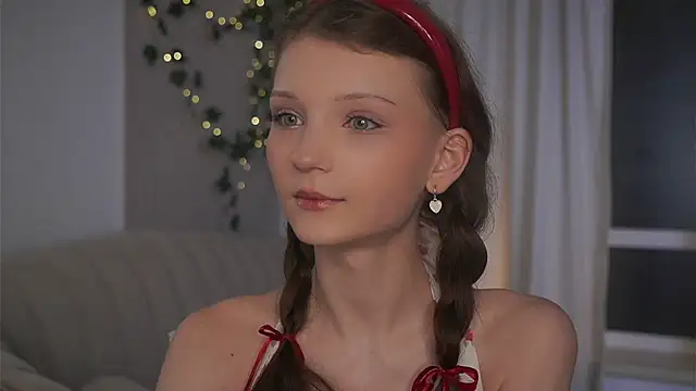 Snapshot of CindyGarrison chatting on April 28, 2026, 11:31 pm CindyGarrison online show from April 28, 2026, 11:31 pm