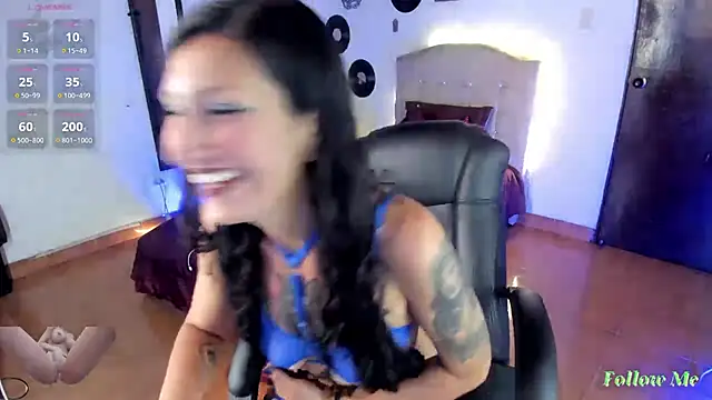 vampirellaa crazy  online show from April 14, 2026, 6:35 pm