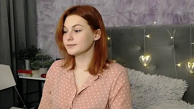 DemiLeaf online show from March 2, 2025, 4:03 pm