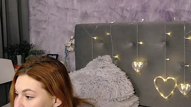 DemiLeaf online show from February 18, 2025, 11:11 am