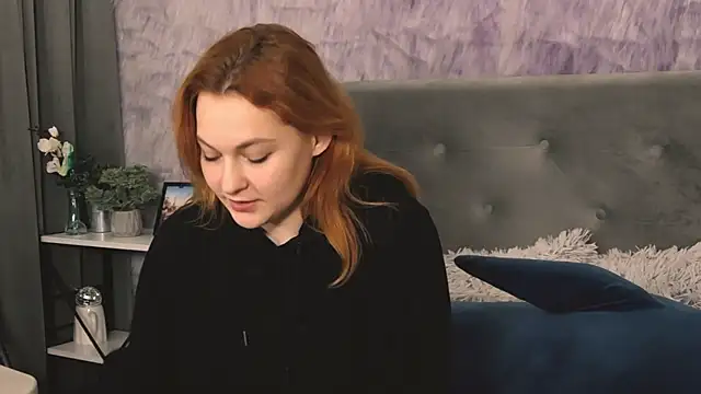 DemiLeaf online show from February 2, 2025, 6:09 pm