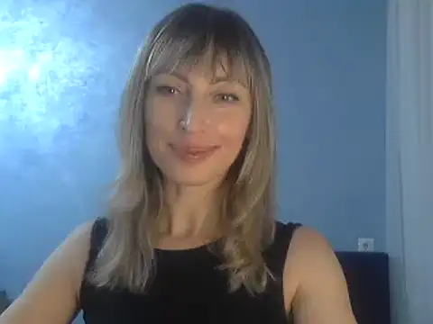 Snapshot of EffectMaya chatting on February 3, 2025, 6:49 pm EffectMaya online show from February 3, 2025, 6:49 pm