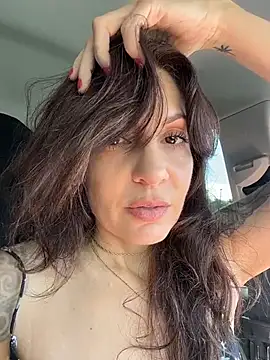 Snapshot of BeautifulMesss chatting on June 12, 2026, 3:21 pm BeautifulMesss online show from June 12, 2026, 3:21 pm