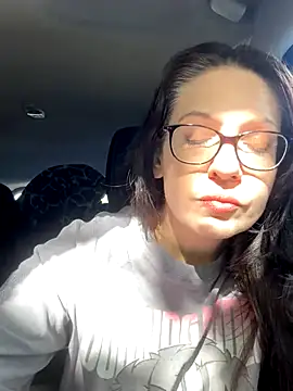 BeautifulMesss online show from October 23, 2025, 3:32 pm