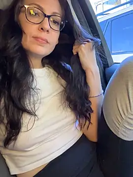 BeautifulMesss online show from October 21, 2025, 4:50 pm