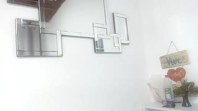 Madeline Woods online show from November 14, 2025, 12:31 pm