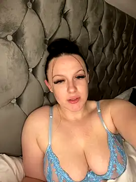 Snapshot of riri_bstvx chatting on November 6, 2025, 8:46 pm riri bstvx online show from November 6, 2025, 8:46 pm