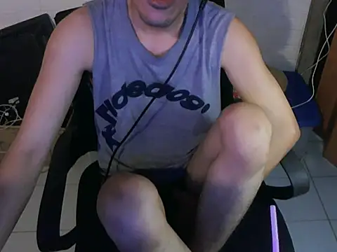 Snapshot of cloudyth1994 chatting on October 7, 2025, 3:29 am cloudyth1994 online show from October 7, 2025, 3:29 am