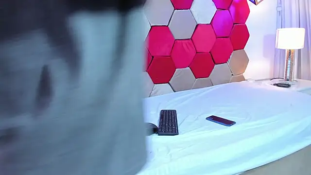 Mila Gus online show from December 20, 2024, 10:43 pm