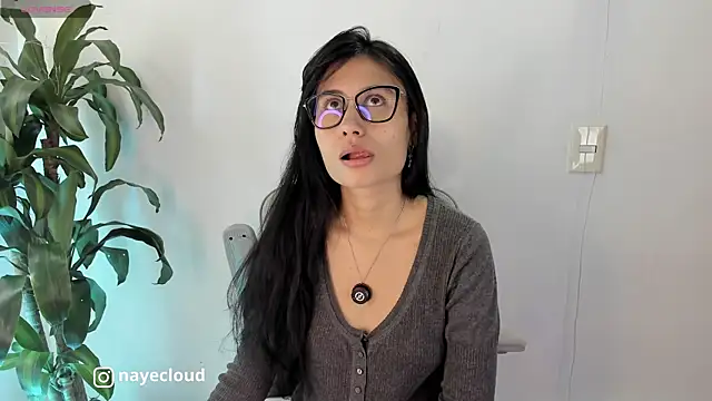 NayeCloud online show from May 14, 2026, 2:58 pm