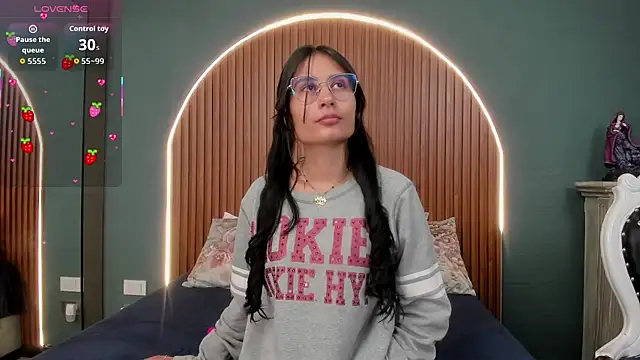 NayeCloud online show from November 13, 2025, 4:05 am