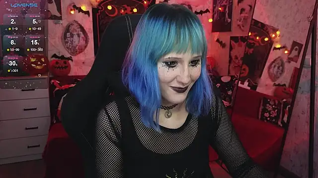 little Elika online show from October 31, 2025, 9:43 pm