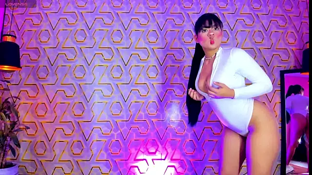 GIRLS DIRTY XTREME online show from March 10, 2025, 7:00 am