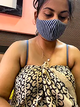 Snapshot of HaaniKaur chatting on October 15, 2025, 7:16 am HaaniKaur online show from October 15, 2025, 7:16 am