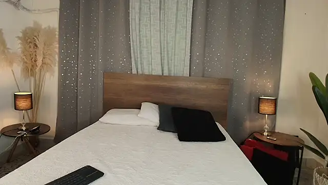 Snapshot of Isaa_Coleman_ chatting on November 26, 2025, 8:20 pm Isaa Coleman online show from November 26, 2025, 8:20 pm