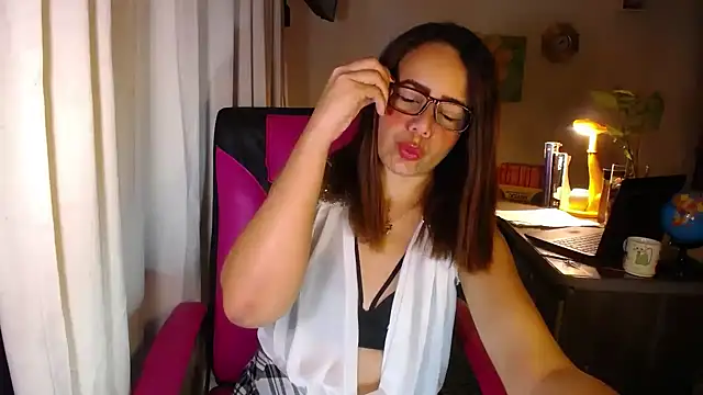Snapshot of danielle_rose_1 chatting on June 3, 2026, 3:06 pm danielle rose 1 online show from June 3, 2026, 3:06 pm