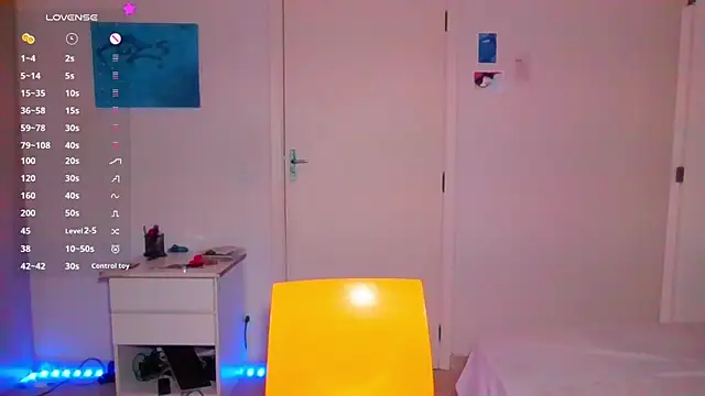 Snapshot of ann4montez_ chatting on September 15, 2025, 3:29 am ann4montez  online show from September 15, 2025, 3:29 am