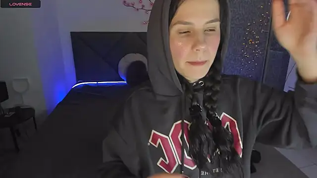 CassieEvans online show from April 19, 2026, 5:30 am