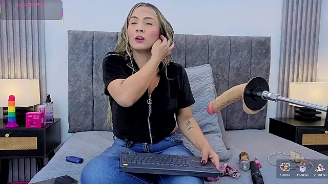 Ema Stone65 online show from February 11, 2026, 7:58 pm