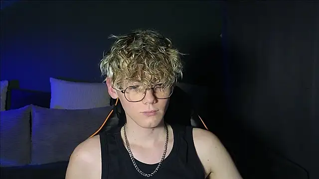 Keytaro online show from March 20, 2026, 11:39 pm