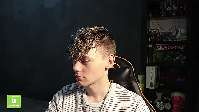 Snapshot of Keytaro chatting on November 30, 2025, 12:50 pm Keytaro online show from November 30, 2025, 12:50 pm