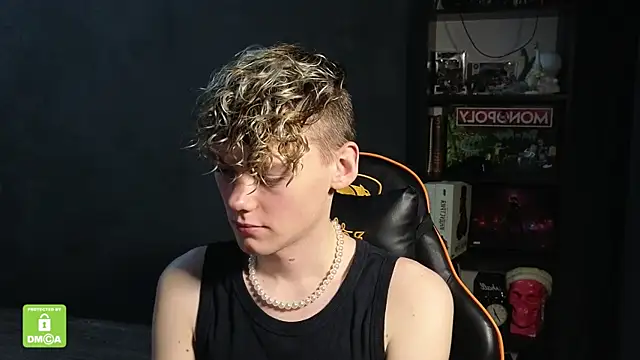 Snapshot of Keytaro chatting on November 27, 2025, 5:35 pm Keytaro online show from November 27, 2025, 5:35 pm