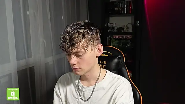 Snapshot of Keytaro chatting on November 6, 2025, 3:27 pm Keytaro online show from November 6, 2025, 3:27 pm