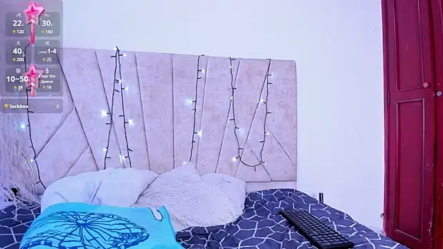 Kaela18 online show from December 26, 2024, 4:04 pm