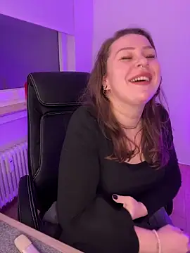 Snapshot of Fancy-Francy chatting on February 19, 2025, 10:20 pm Fancy-Francy online show from February 19, 2025, 10:20 pm