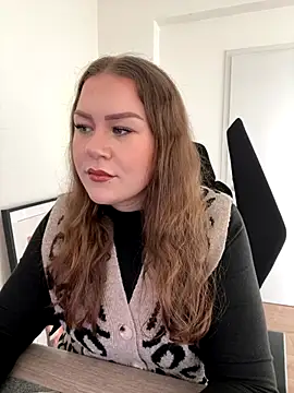 Snapshot of Fancy-Francy chatting on December 16, 2025, 12:09 pm Fancy-Francy online show from December 16, 2025, 12:09 pm