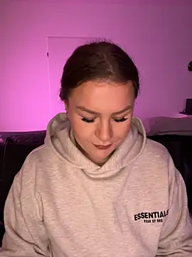 Snapshot of Fancy-Francy chatting on November 26, 2025, 6:41 pm Fancy-Francy online show from November 26, 2025, 6:41 pm