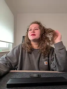 Snapshot of Fancy-Francy chatting on December 13, 2024, 11:55 am Fancy-Francy online show from December 13, 2024, 11:55 am