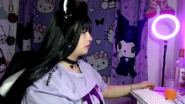 lussyevans24 online show from February 7, 2026, 2:41 am