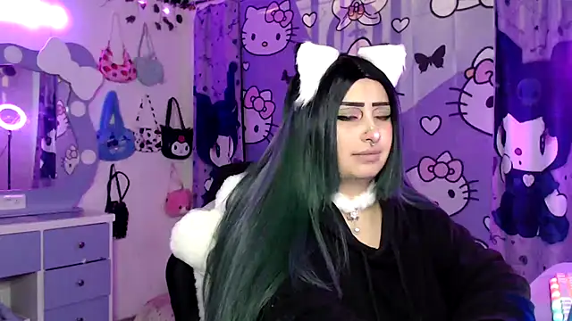 lussyevans24 online show from October 25, 2025, 4:44 am