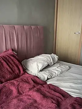 Snapshot of cybercosmiiic chatting on February 15, 2025, 8:23 pm cybercosmiiic online show from February 15, 2025, 8:23 pm