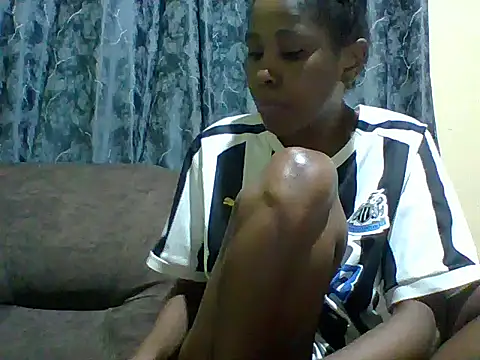 Snapshot of miss_lyne001 chatting on October 23, 2025, 4:44 am miss lyne001 online show from October 23, 2025, 4:44 am