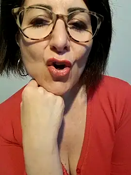 Snapshot of Viola8p chatting on October 28, 2025, 3:33 pm Viola8p online show from October 28, 2025, 3:33 pm