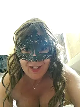 Snapshot of Viola8p chatting on January 6, 2025, 8:46 am Viola8p online show from January 6, 2025, 8:46 am