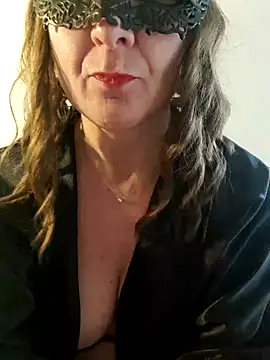 Snapshot of Viola8p chatting on February 20, 2025, 8:28 am Viola8p online show from February 20, 2025, 8:28 am