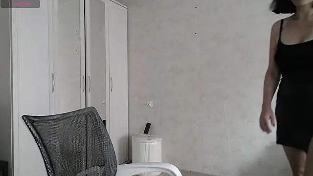 Snapshot of Devil_Goddess chatting on September 14, 2025, 2:28 pm Devil Goddess online show from September 14, 2025, 2:28 pm