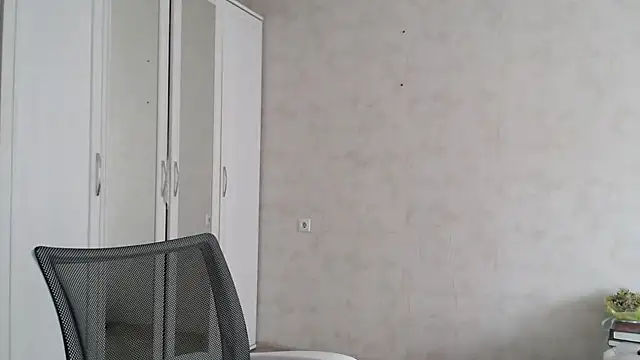 Snapshot of Devil_Goddess chatting on March 17, 2025, 9:33 am Devil Goddess online show from March 17, 2025, 9:33 am