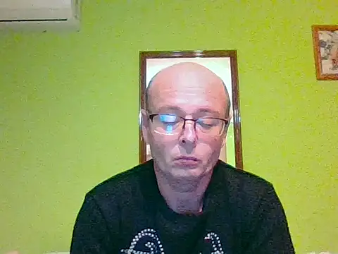 Snapshot of Tiger202441 chatting on November 16, 2025, 10:02 pm Tiger202441 online show from November 16, 2025, 10:02 pm