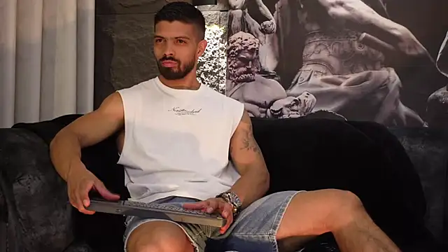 DannSaenz online show from November 25, 2025, 2:28 pm