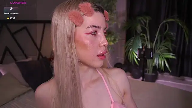 LindaThacker online show from March 30, 2026, 4:36 am