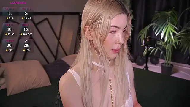 LindaThacker online show from March 13, 2026, 4:28 am