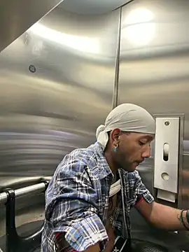 Snapshot of esteraulxxx chatting on November 23, 2025, 1:15 am esteraulxxx online show from November 23, 2025, 1:15 am