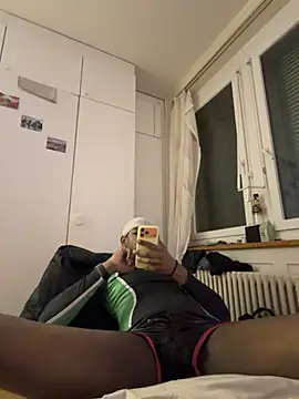 Snapshot of esteraulxxx chatting on December 1, 2025, 9:59 pm esteraulxxx online show from December 1, 2025, 9:59 pm